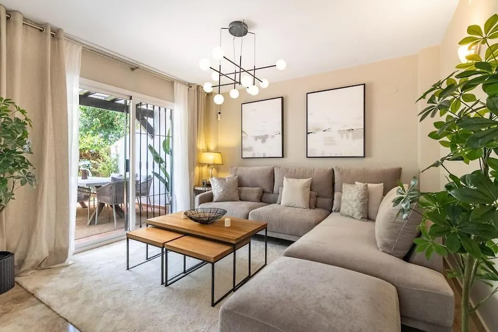 Unique Townhouse In Front Of Puerto Banus Apartment Marbella